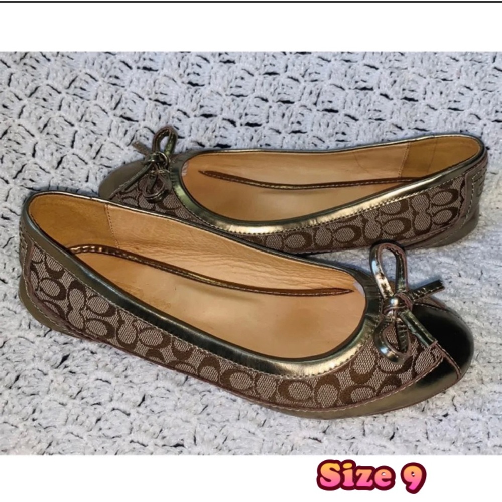 Coach flats